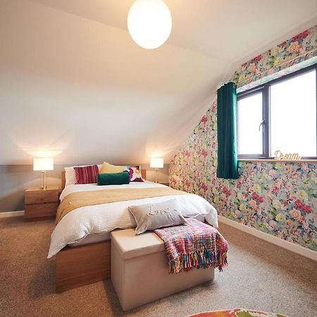 Maes Y Mel- A Couples, Pet Friendly, Rural Romantic Getaway With Countryside Views Gellywen المظهر الخارجي الصورة