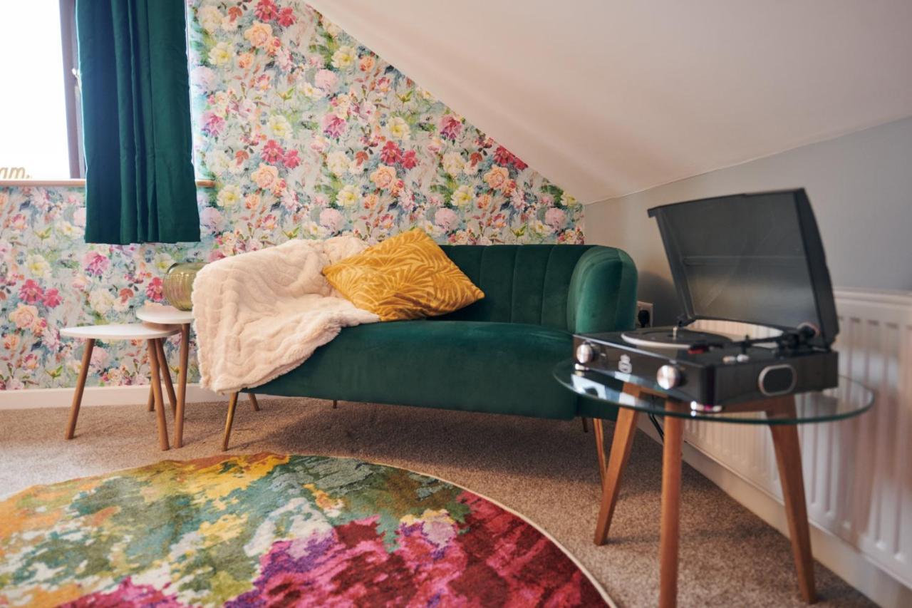 Maes Y Mel- A Couples, Pet Friendly, Rural Romantic Getaway With Countryside Views Gellywen المظهر الخارجي الصورة