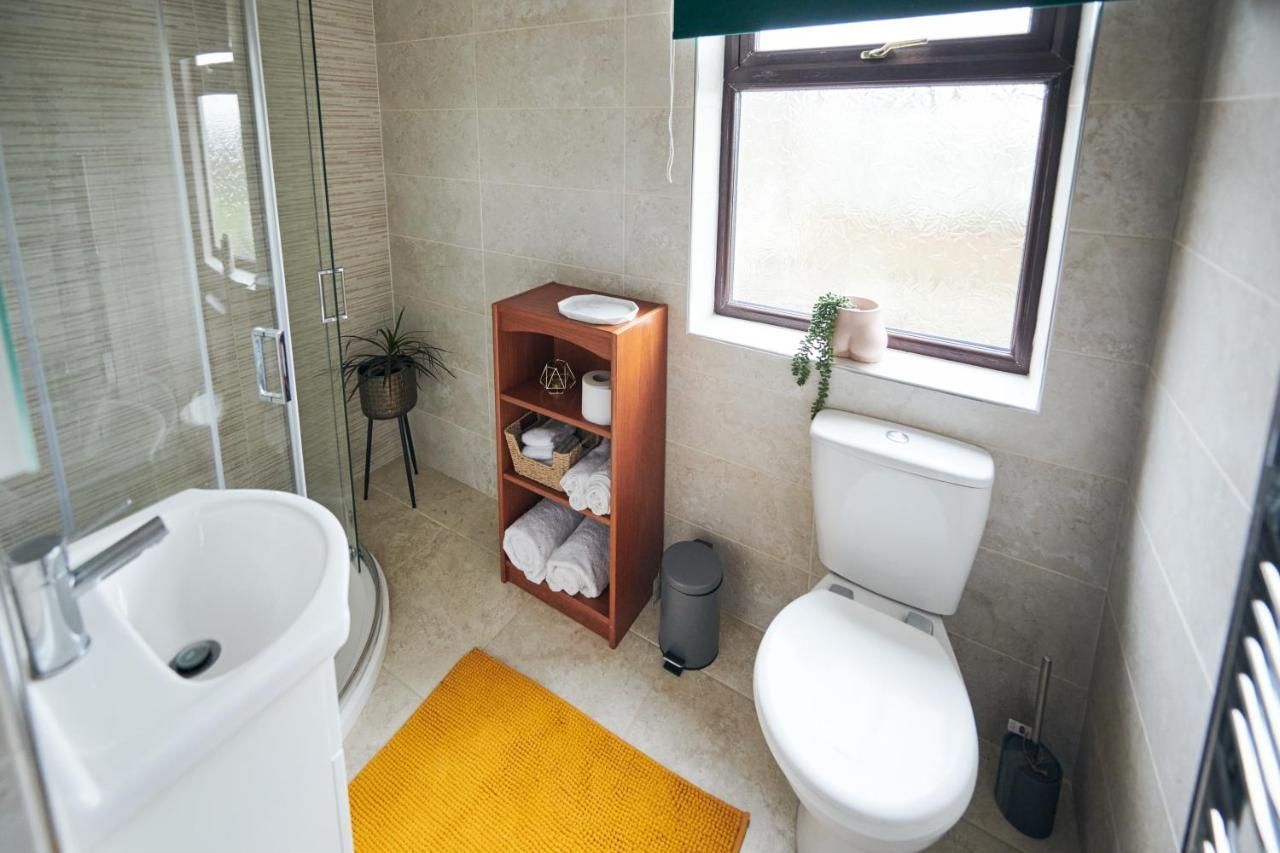 Maes Y Mel- A Couples, Pet Friendly, Rural Romantic Getaway With Countryside Views Gellywen المظهر الخارجي الصورة